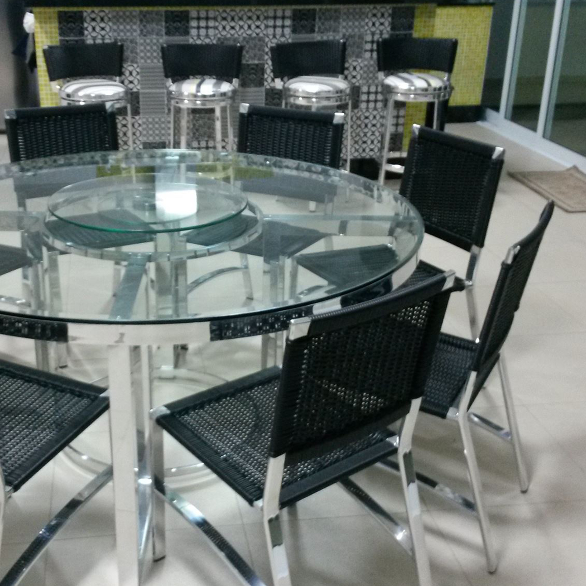 Conjunto de Mesa com Cadeiras