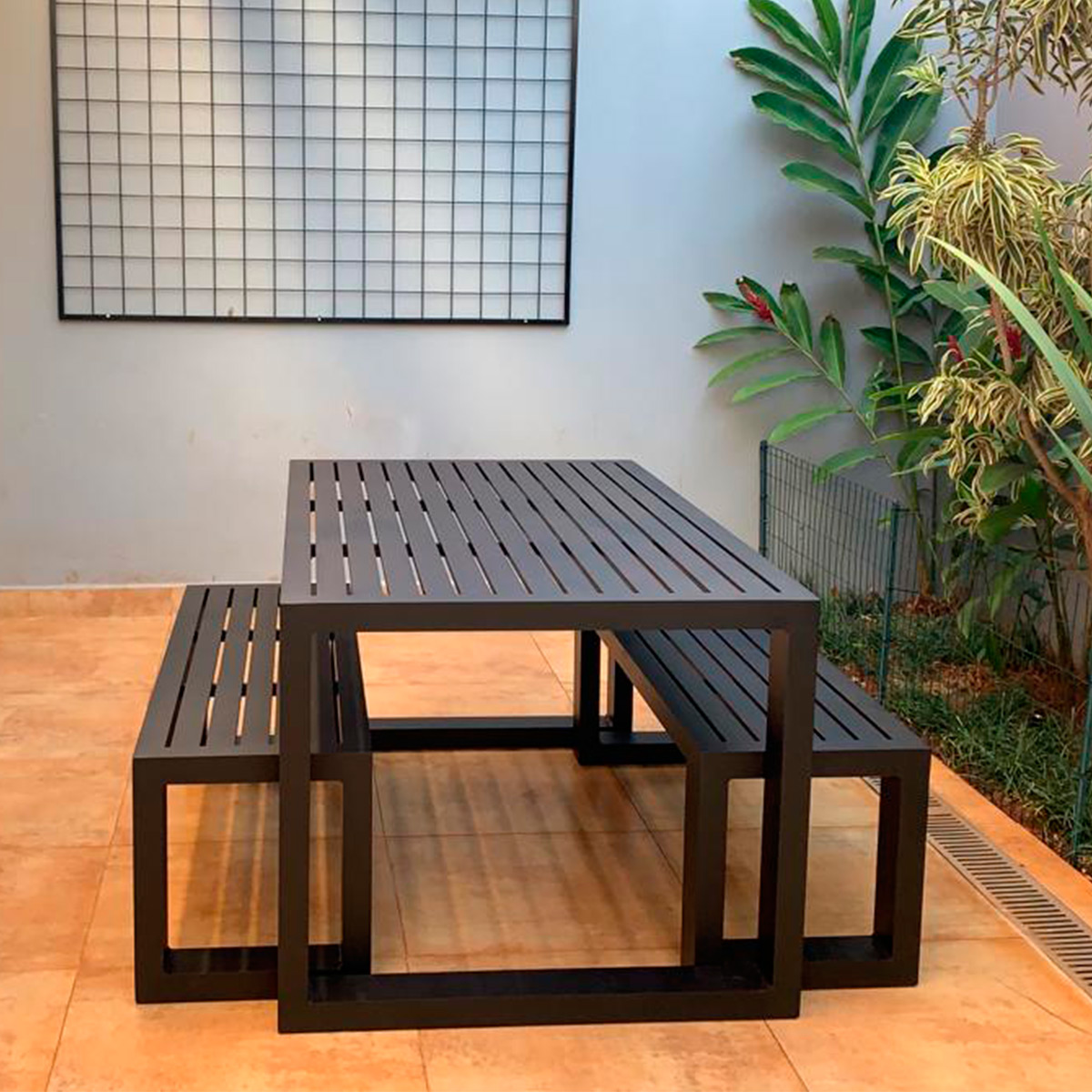 Conjunto de Mesa com Bancos Ripado Atacama