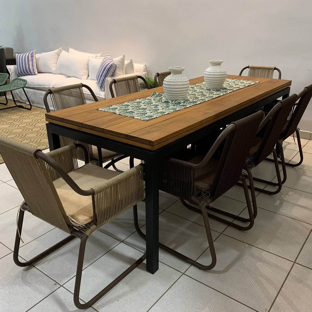 Conjunto de Mesa Retangular com Poltronas Lazio